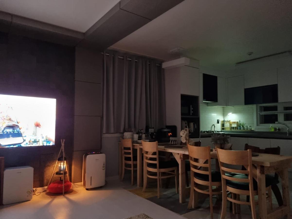 Gashi Sarang Bed and Breakfast Seogwipo Exterior foto